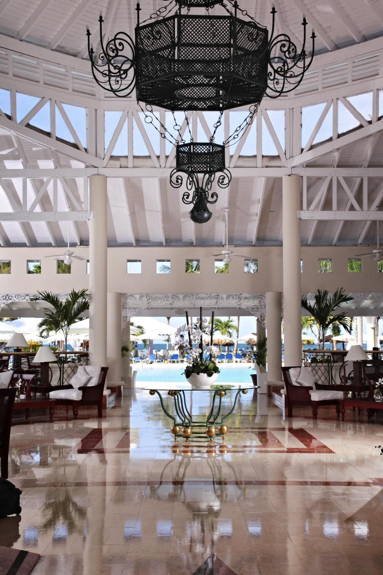 Hotel Bahia Principe Grand San Juan Río San Juan Exterior foto